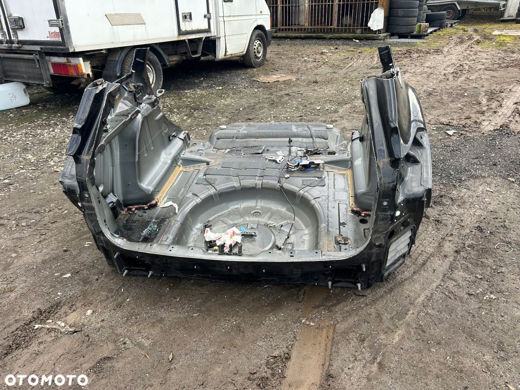 FORD FOCUS MK4 KOMBI LIFT TYLNA ŚCIANA PAS BŁOTNIKI - 1