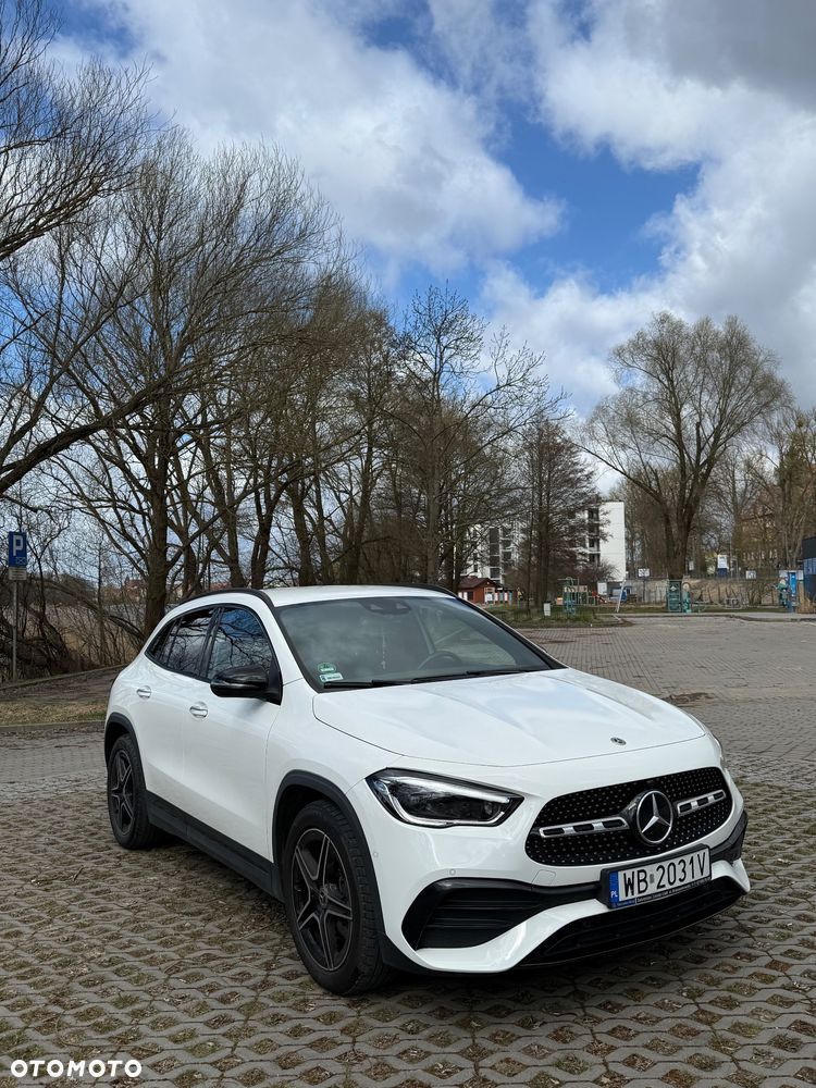 Mercedes-Benz GLA 200 AMG Line - 2