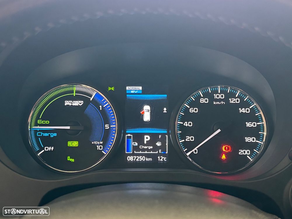 Mitsubishi Outlander 2.4 Intense - 21