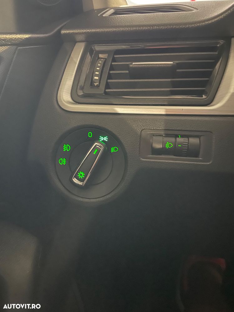 Skoda RAPID 1.6 TDI Ambition - 18