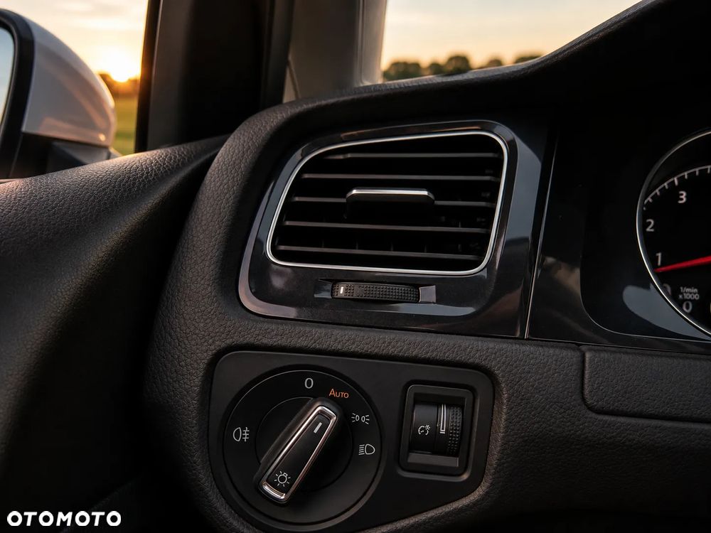 Volkswagen Golf - 4