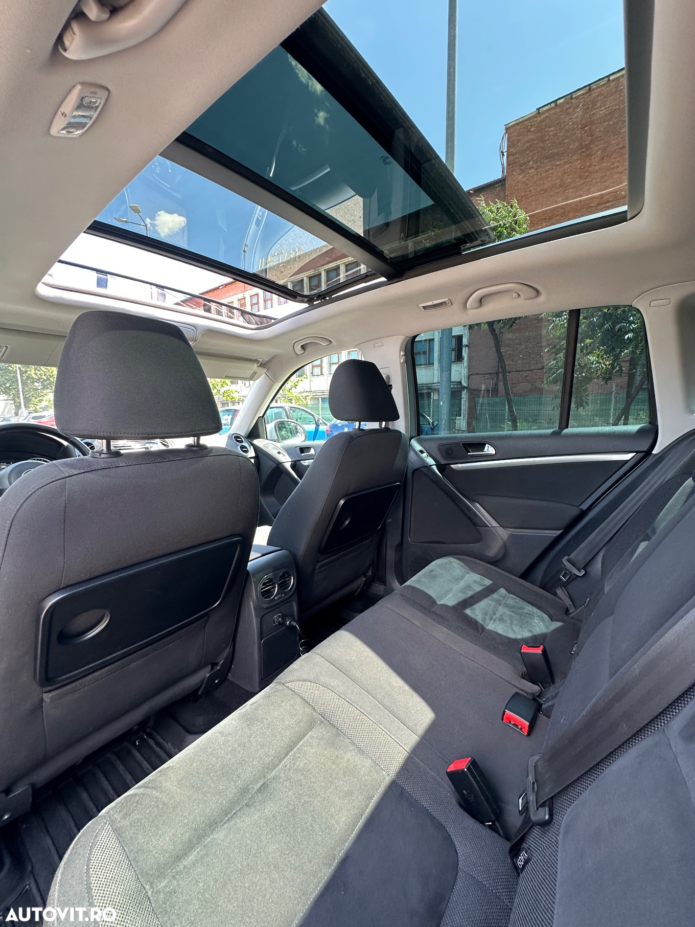 Volkswagen Tiguan 2.0 TDI 4Motion DSG Sport & Style - 33
