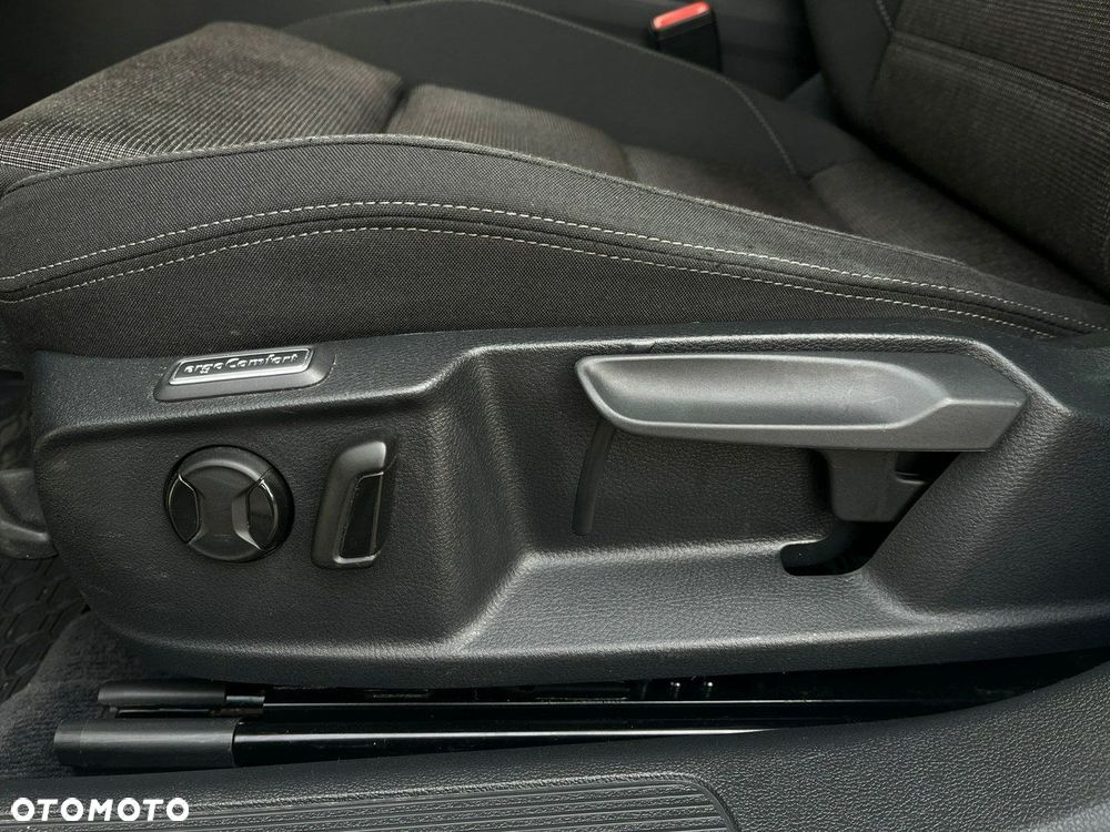 Volkswagen Passat - 13