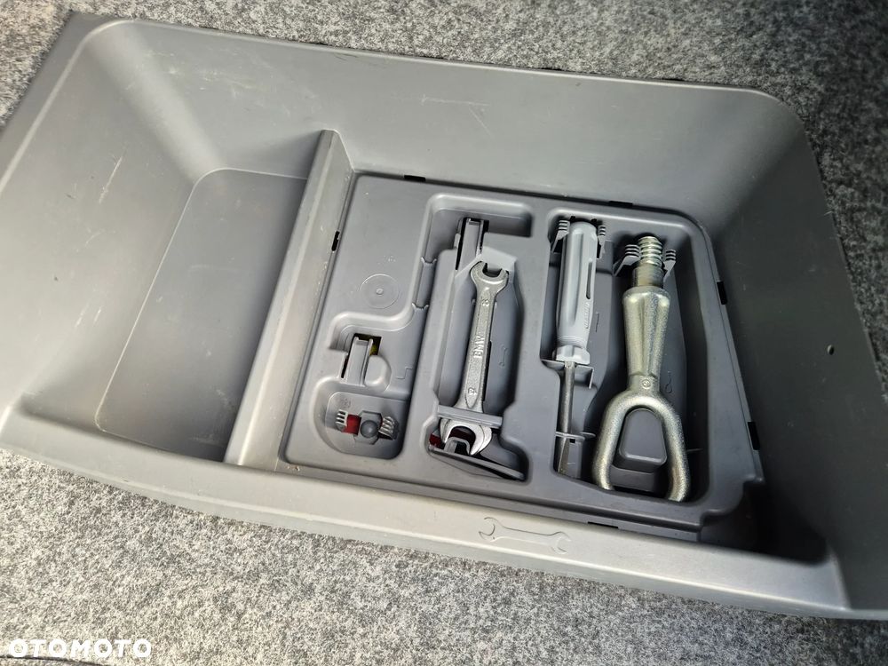 BMW Seria 3 318i - 15