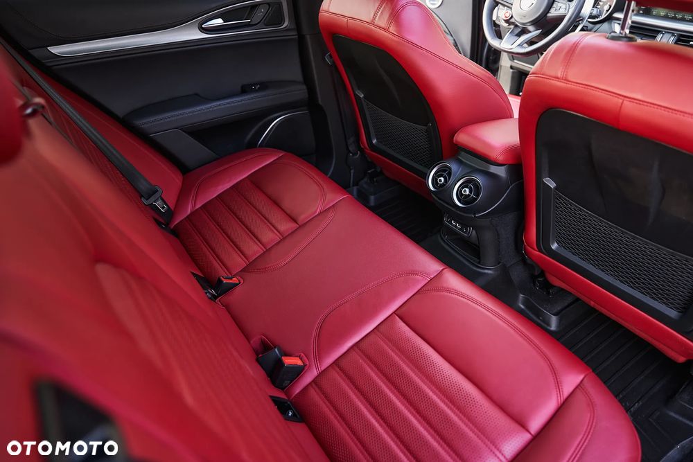 Alfa Romeo Stelvio 2.0 Turbo TI Q4 - 28