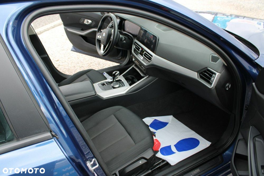 BMW Seria 3 - 36
