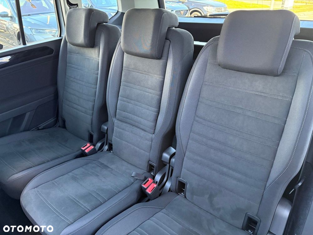 Volkswagen Touran - 14