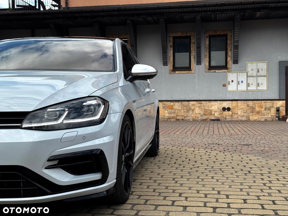 Volkswagen Golf - 38