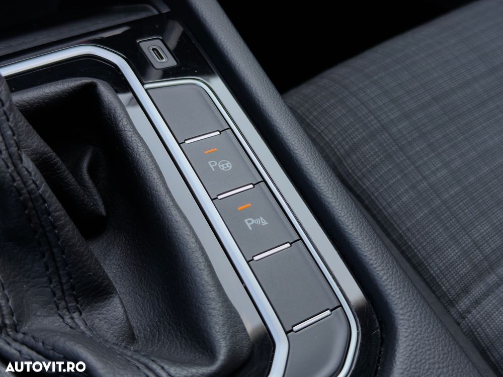 Volkswagen Passat 2.0 TDI SCR DSG Business - 13