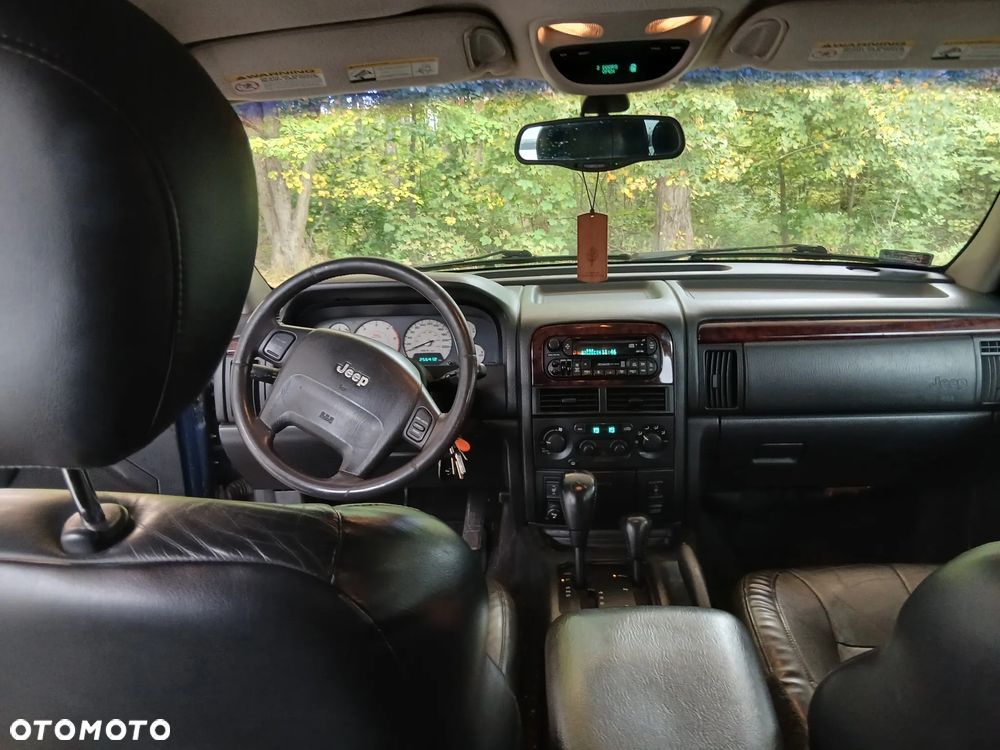 Jeep Grand Cherokee - 16