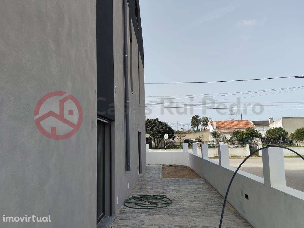 Moradia Geminada T4 nos Redondos - Grande imagem: 2/36