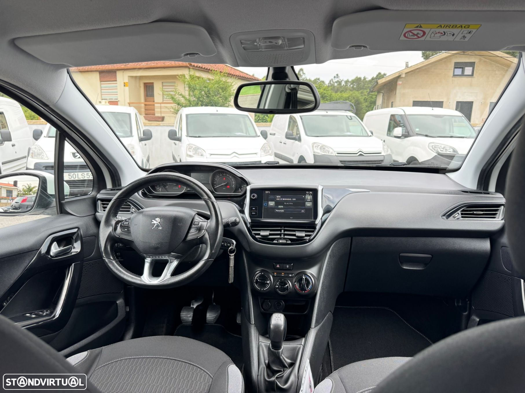 Peugeot 208 1.2 PureTech Style - 24