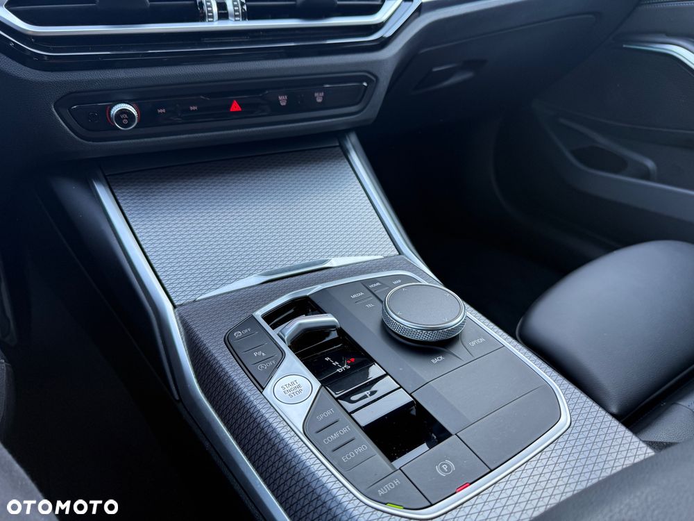 BMW Seria 3 330i M Sport sport - 26