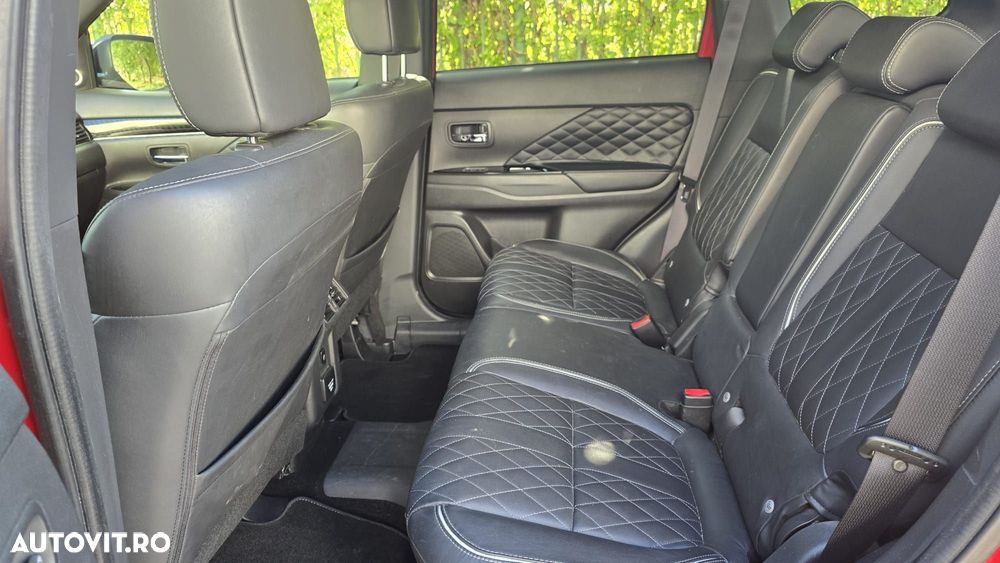 Mitsubishi Outlander PHEV 2.4 L 4X4 Instyle - 9