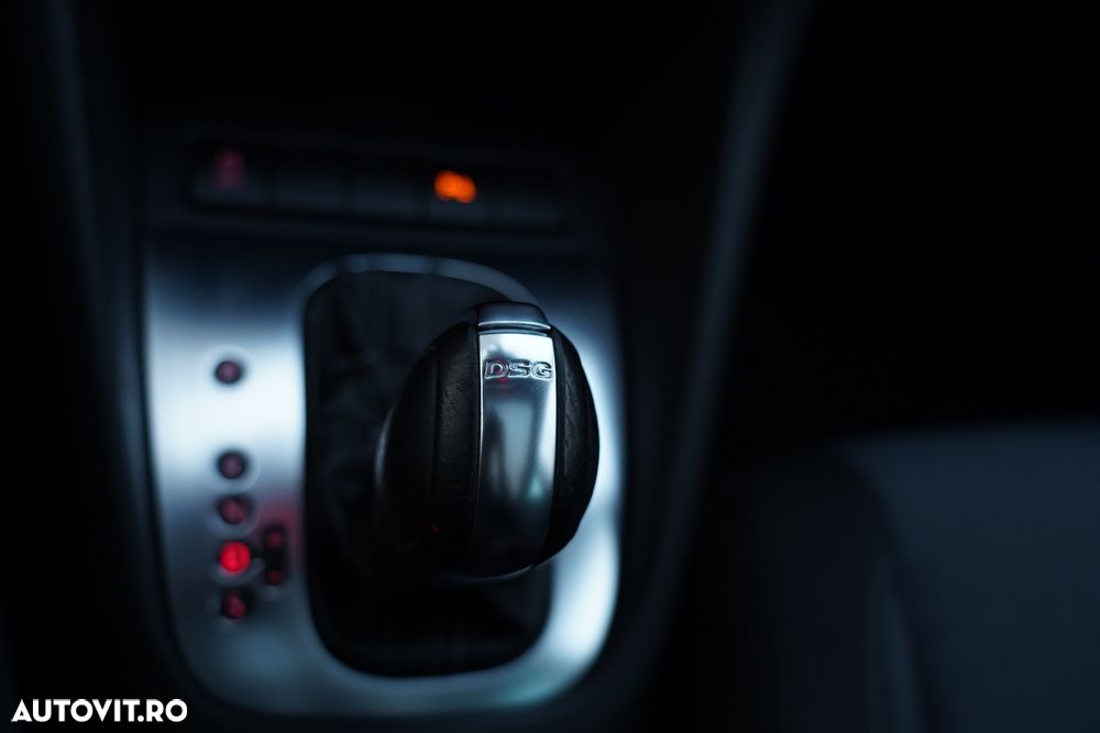 Volkswagen Golf Variant 2.0 TDI DPF DSG Highline - 27