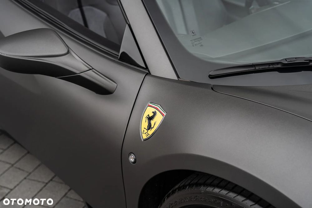 Ferrari F8 Spider 458 - 12