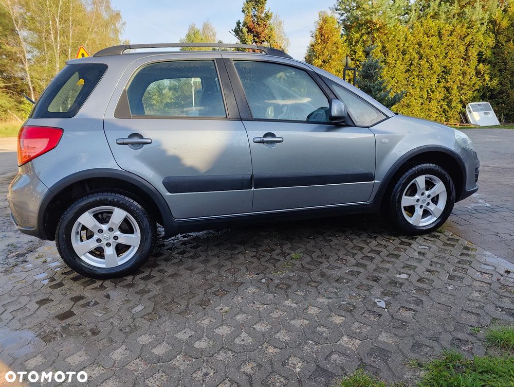 Suzuki SX4 Classic 1.6 VVT 4x4 Comfort - 18