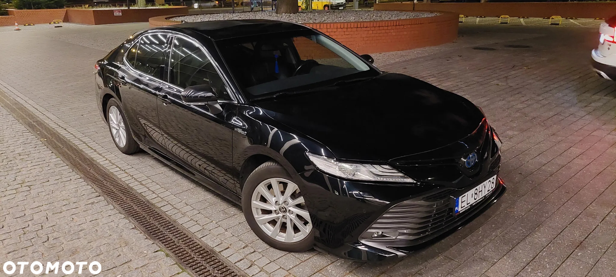 Toyota Camry - 5