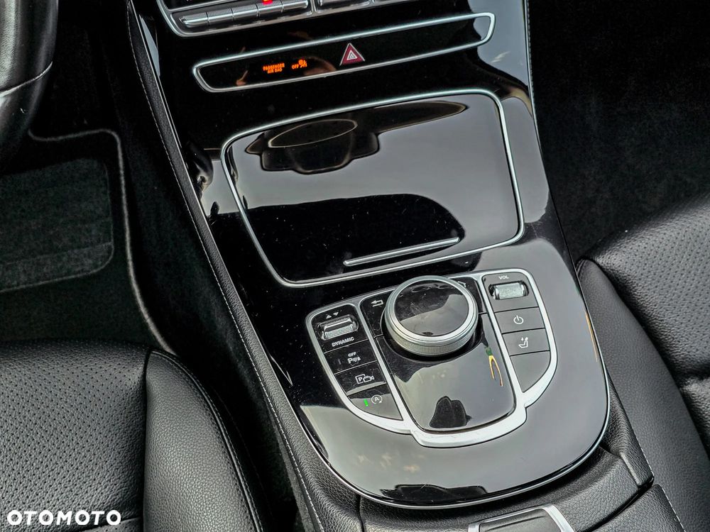 Mercedes-Benz Klasa E 220 d 9G-TRONIC - 19