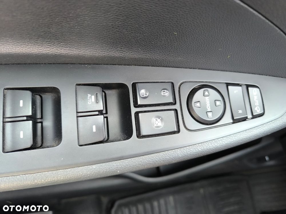 Hyundai Tucson 1.7 CRDI BlueDrive Style 2WD - 32
