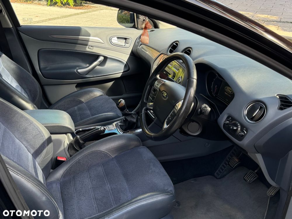 Ford Mondeo - 12