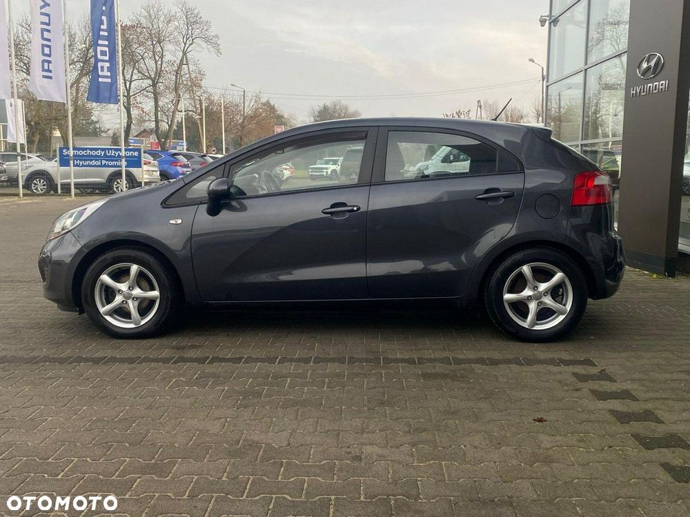 Kia Rio - 4