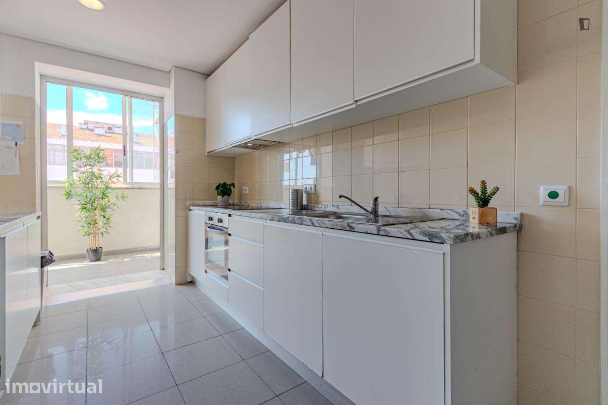 Quarto - localizado em Ramalde Porto - Grande imagem: 3/18