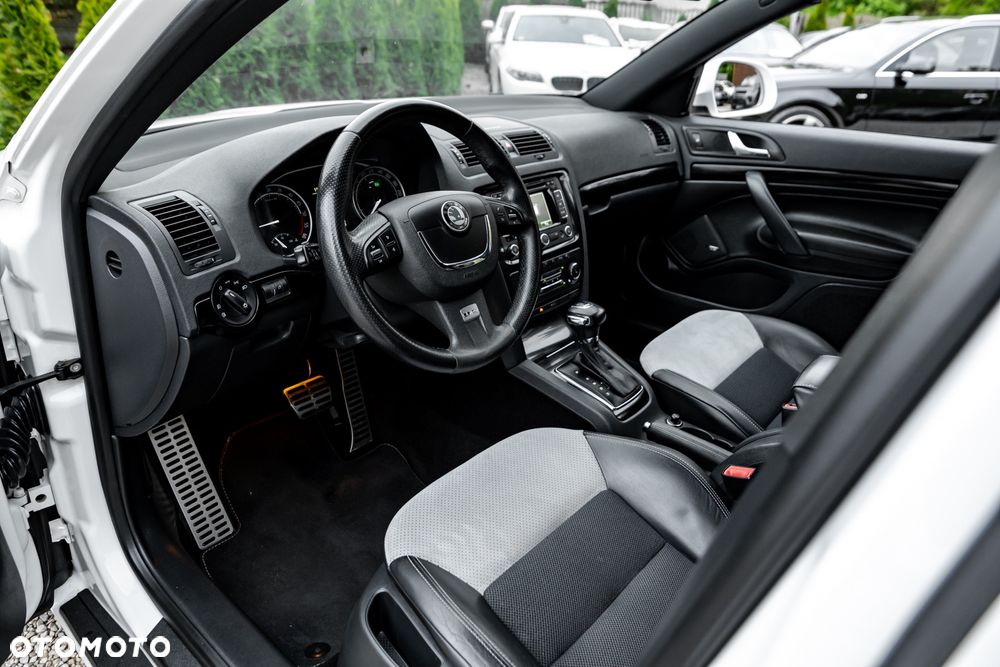 Skoda Octavia 2.0 TDI RS DSG - 16