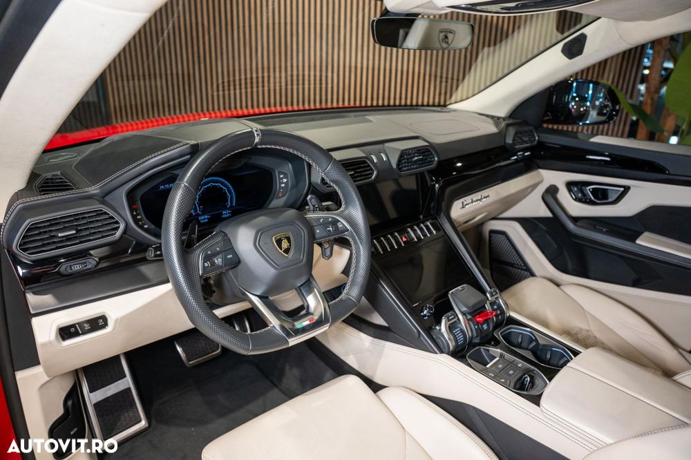 Lamborghini URUS - 38