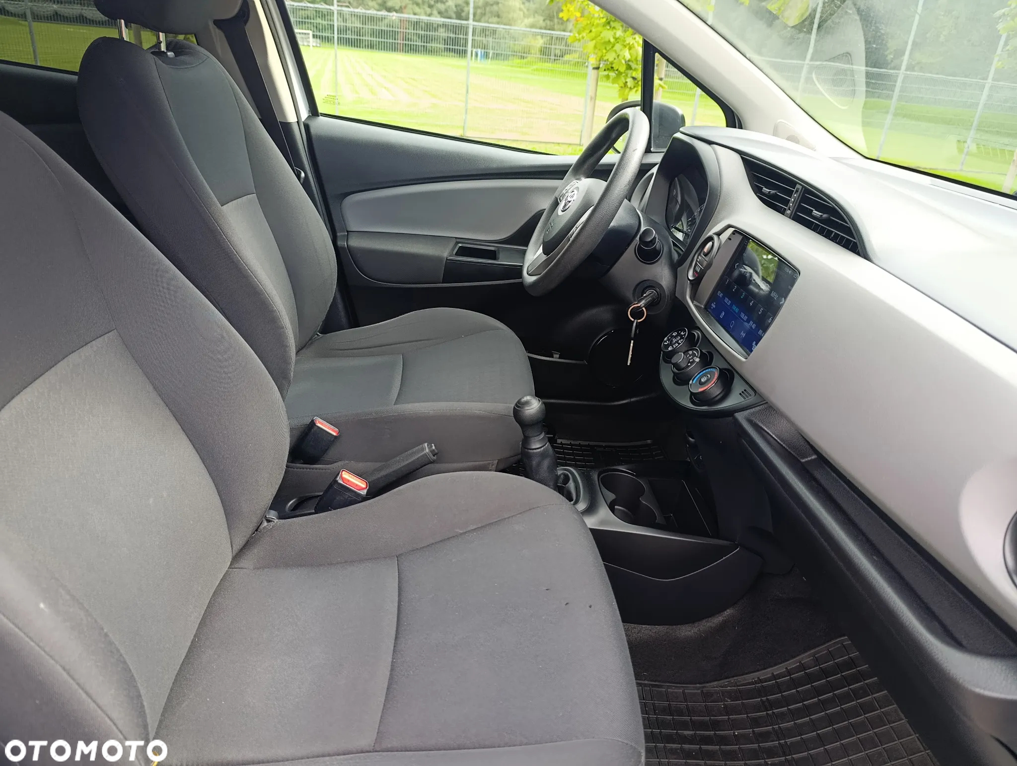 Toyota Yaris 1.0 Premium - 18