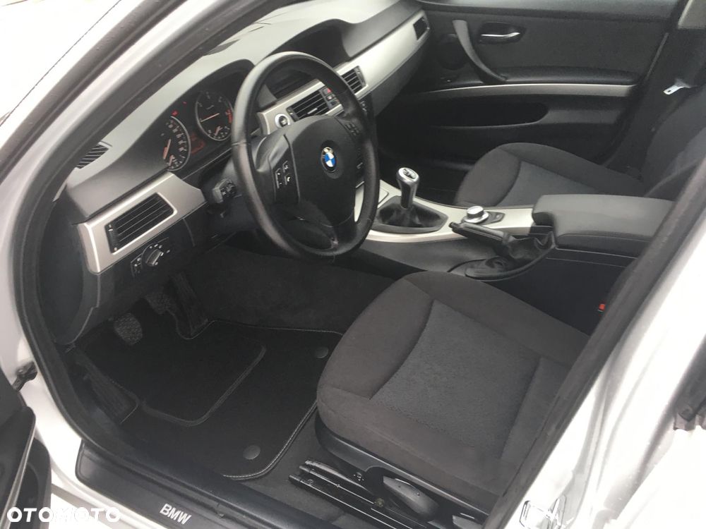BMW Seria 3 320d - 5
