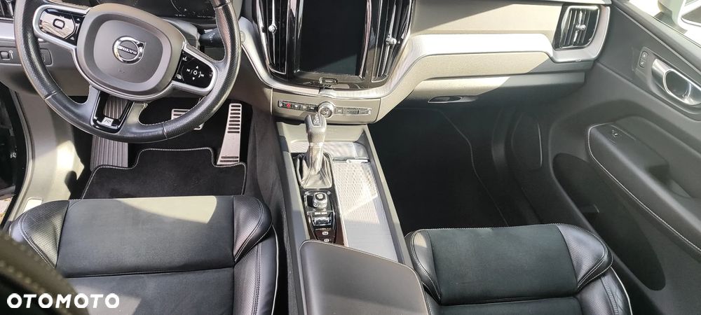 Volvo XC 60 D4 R-Design - 17