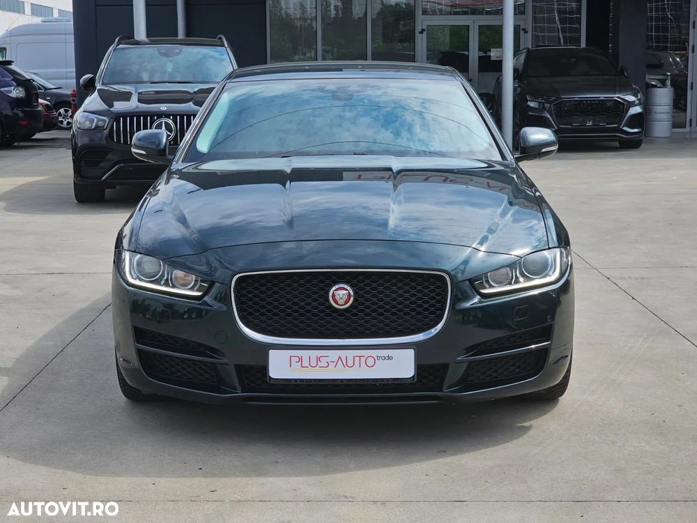 Jaguar XE 2.0 Prestige - 2