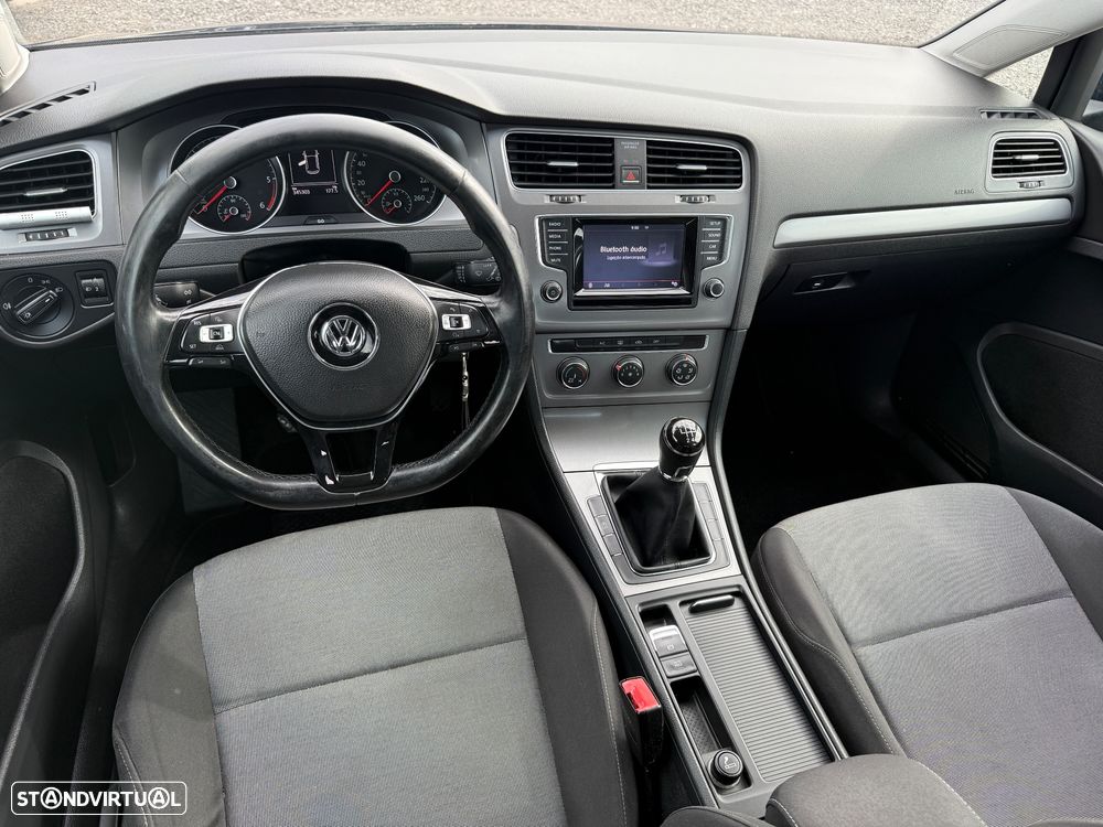 VW Golf 1.6 TDI Confortline - 11