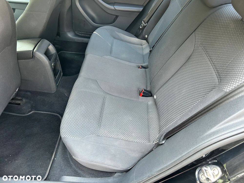 Volkswagen Jetta - 9