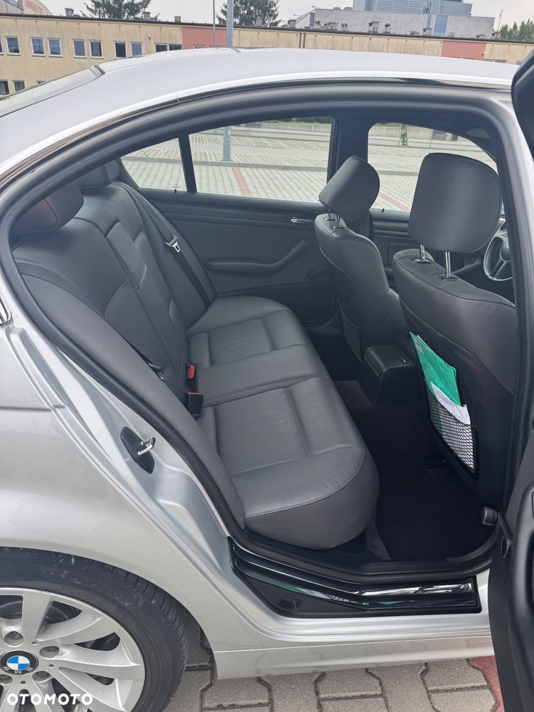 BMW Seria 3 320i - 17
