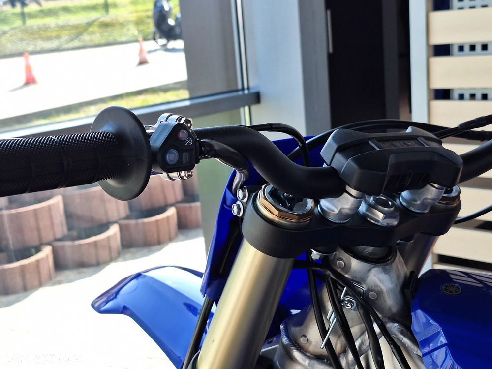Yamaha YZF - 4
