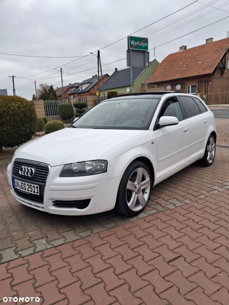 Audi A3 Sportback - 1