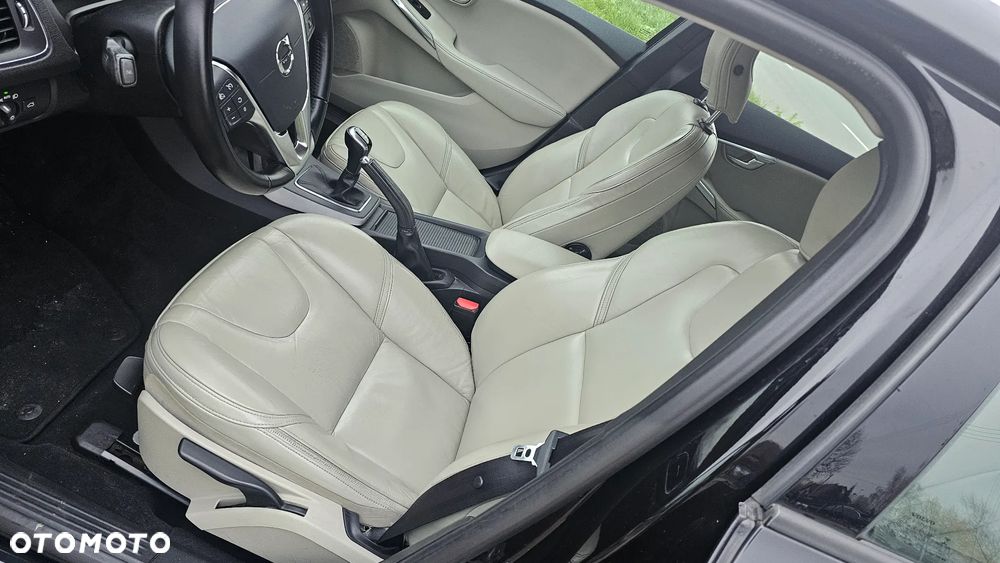 Volvo V40 D2 Momentum - 7