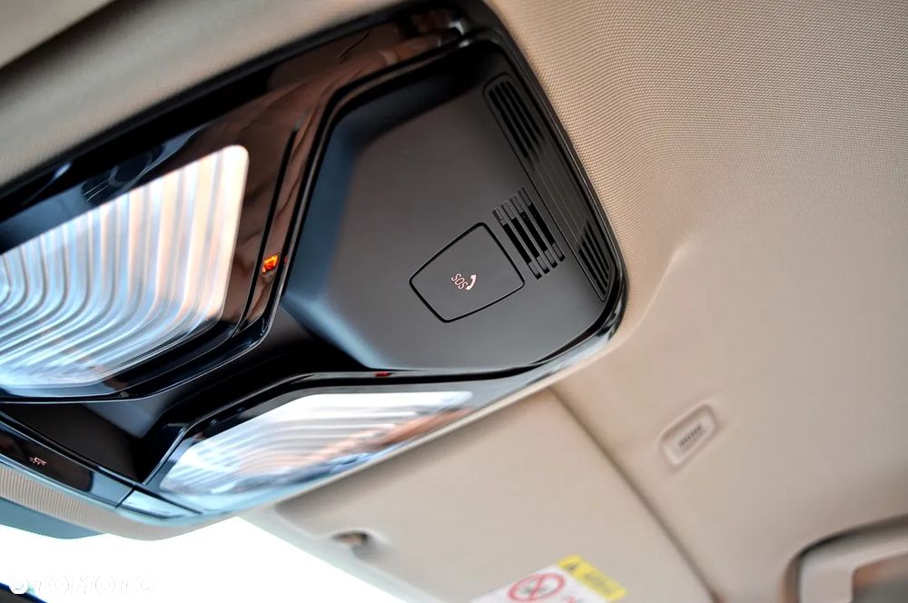 BMW Seria 5 520i Touring - 35
