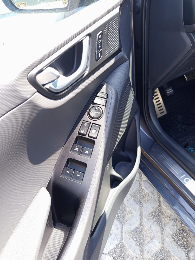 Hyundai IONIQ - 23