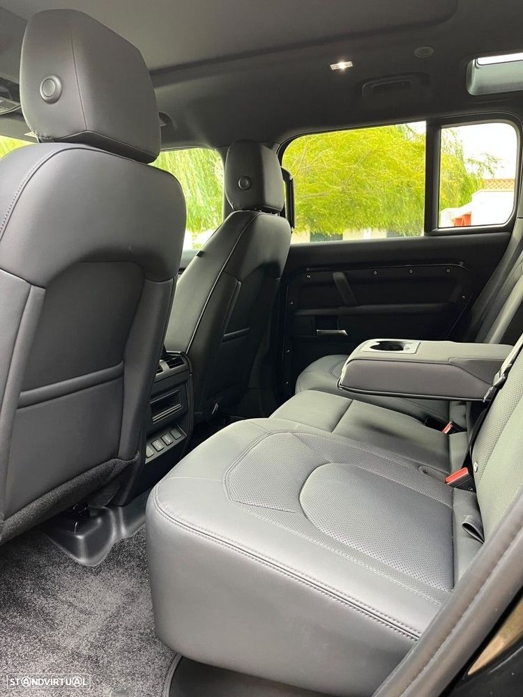 Land Rover Defender 2.0 P300e 110 AWD X-Dynamic SE - 29