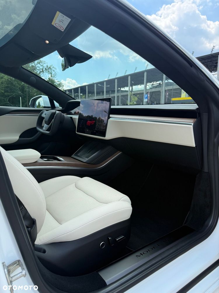 Tesla Model S - 7