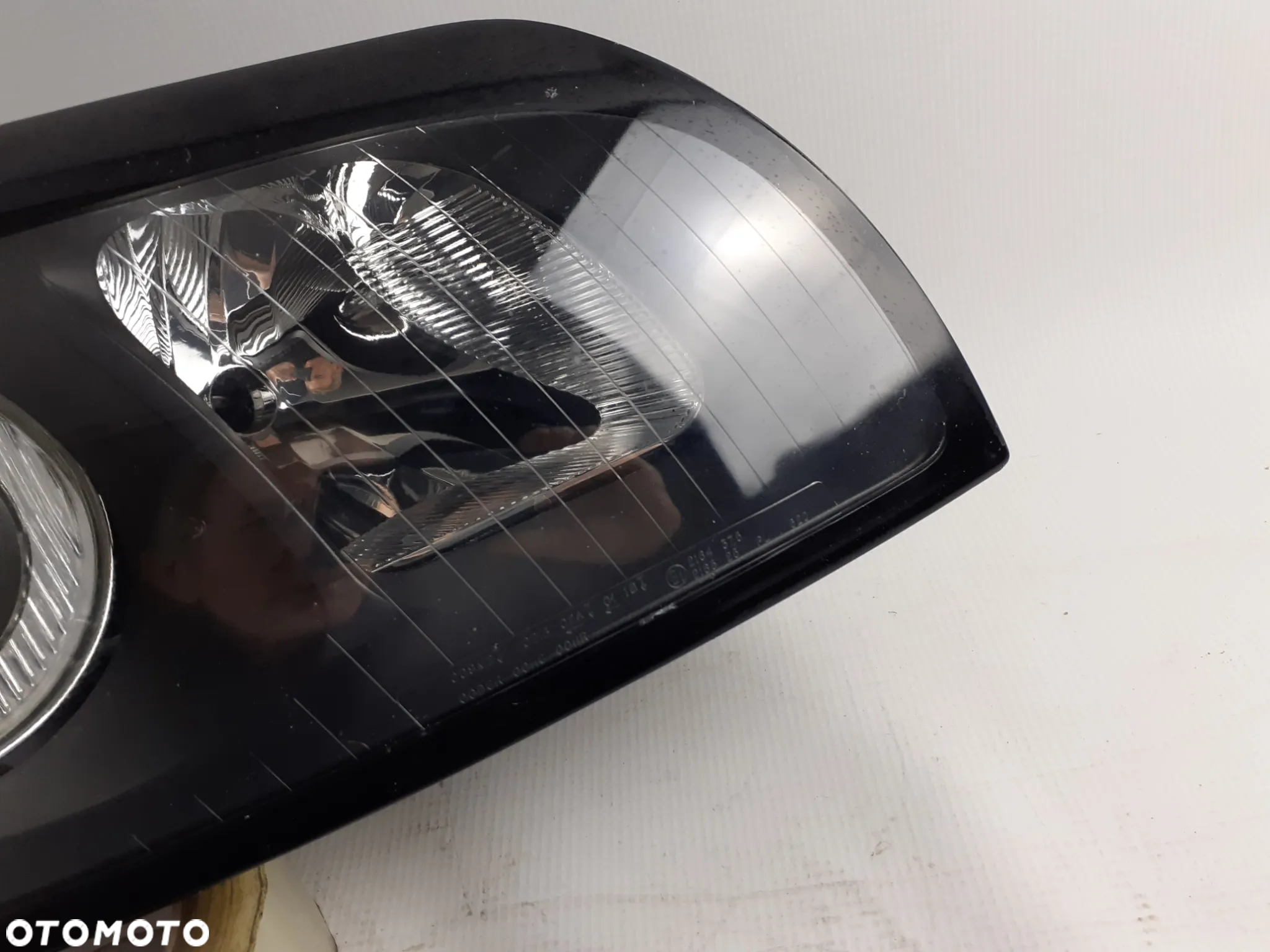 Volvo C30 Lampa prawa soczewka 10-13r - 3