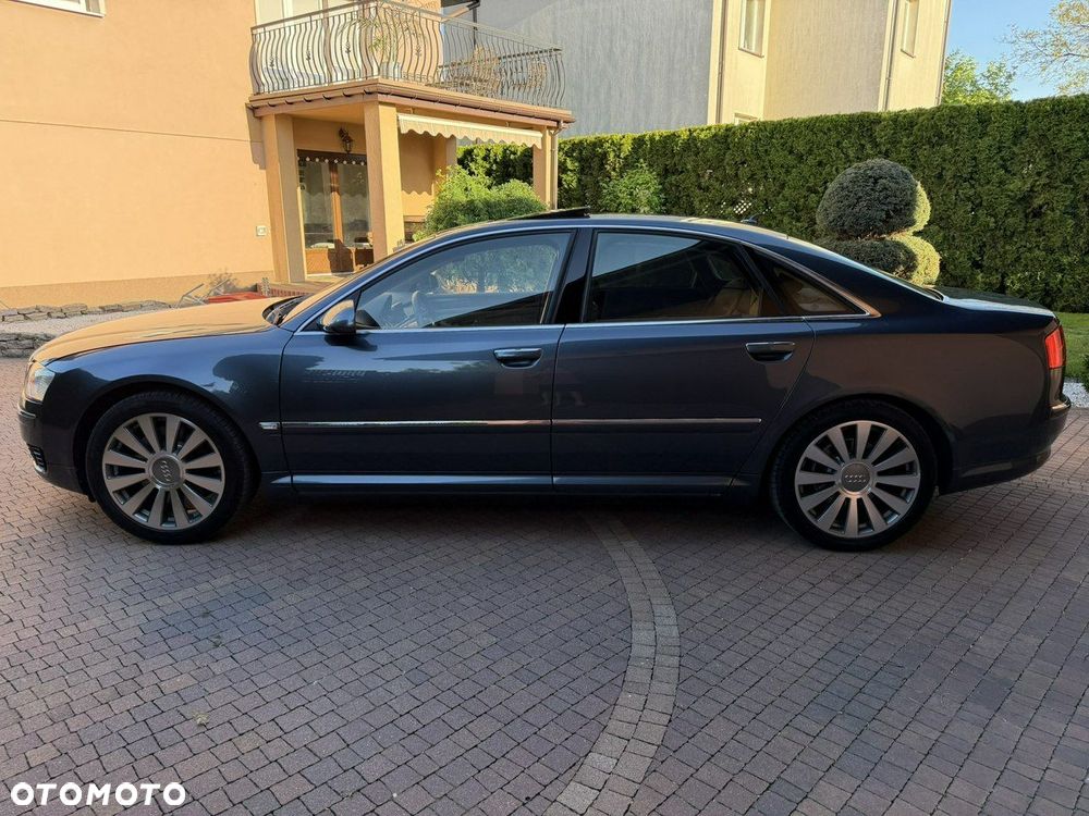 Audi A8 - 7