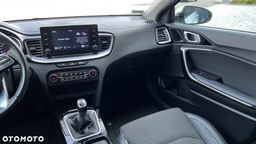 Kia Ceed 1.6 CRDi mHEV L - 6
