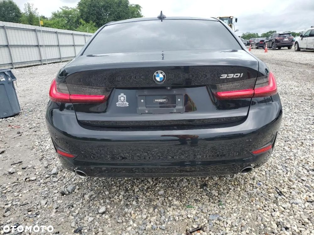 BMW Seria 3 330i - 6