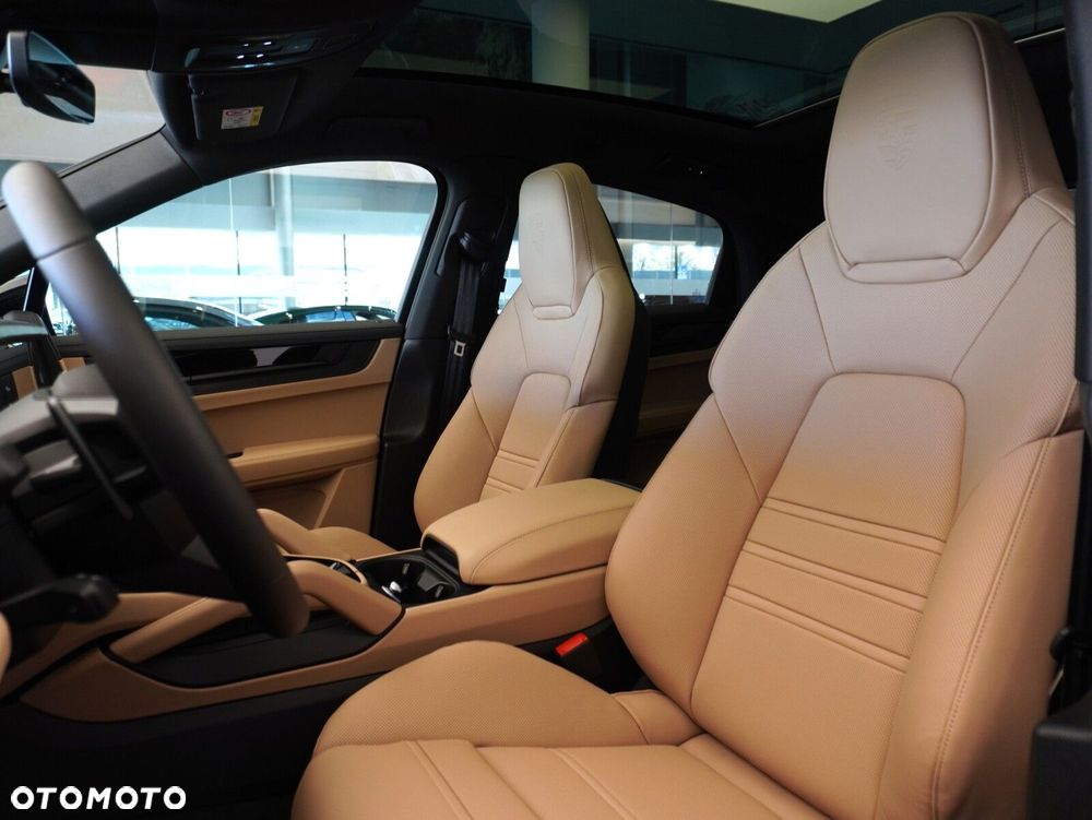 Porsche Cayenne S E-Hybrid PHEV Black Edition - 31