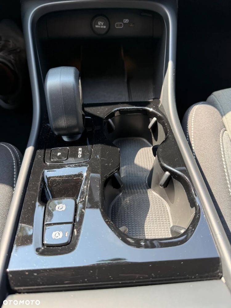 Volvo XC 40 B3 Plus Dark - 25