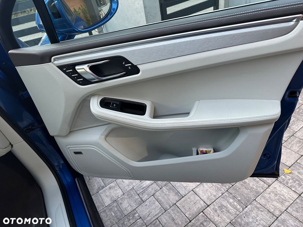 Porsche Macan Standard - 13